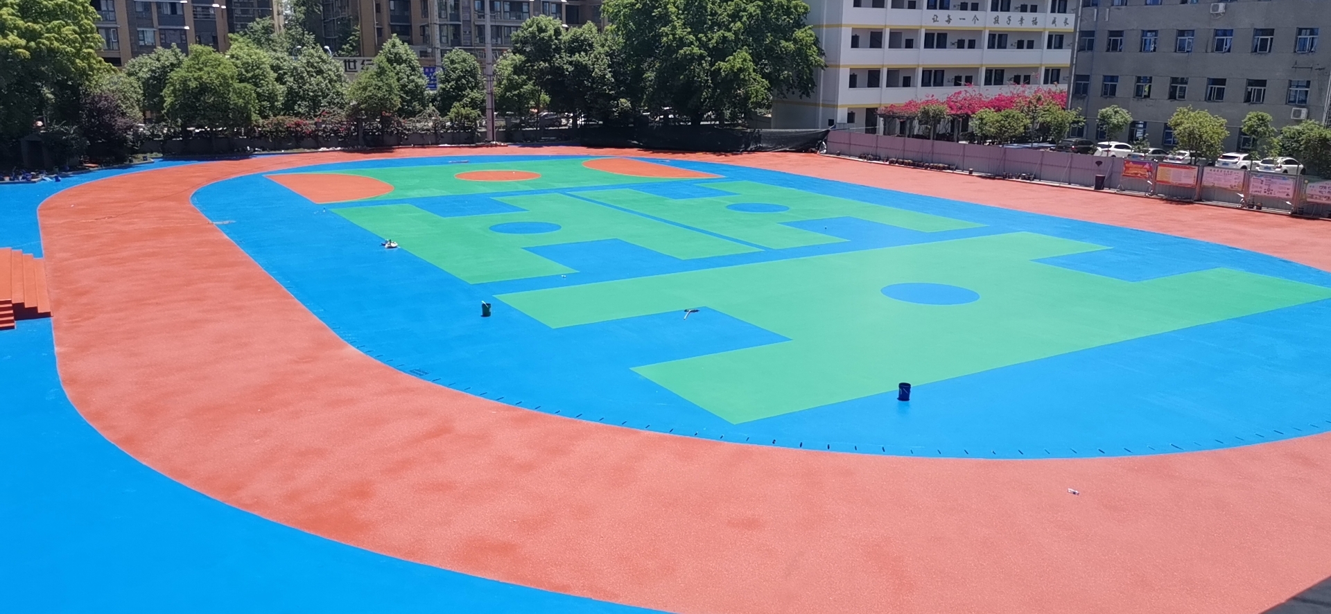 懷化正有體育設(shè)施有限公司,正有體育設(shè)施,湖南運(yùn)動(dòng)場地施工,塑膠跑道施工,球場施工,塑膠球場施工,球場施工,環(huán)氧地坪施工,廠房地坪施工,無塵車間施工,停車場施工,塑膠跑道價(jià)格